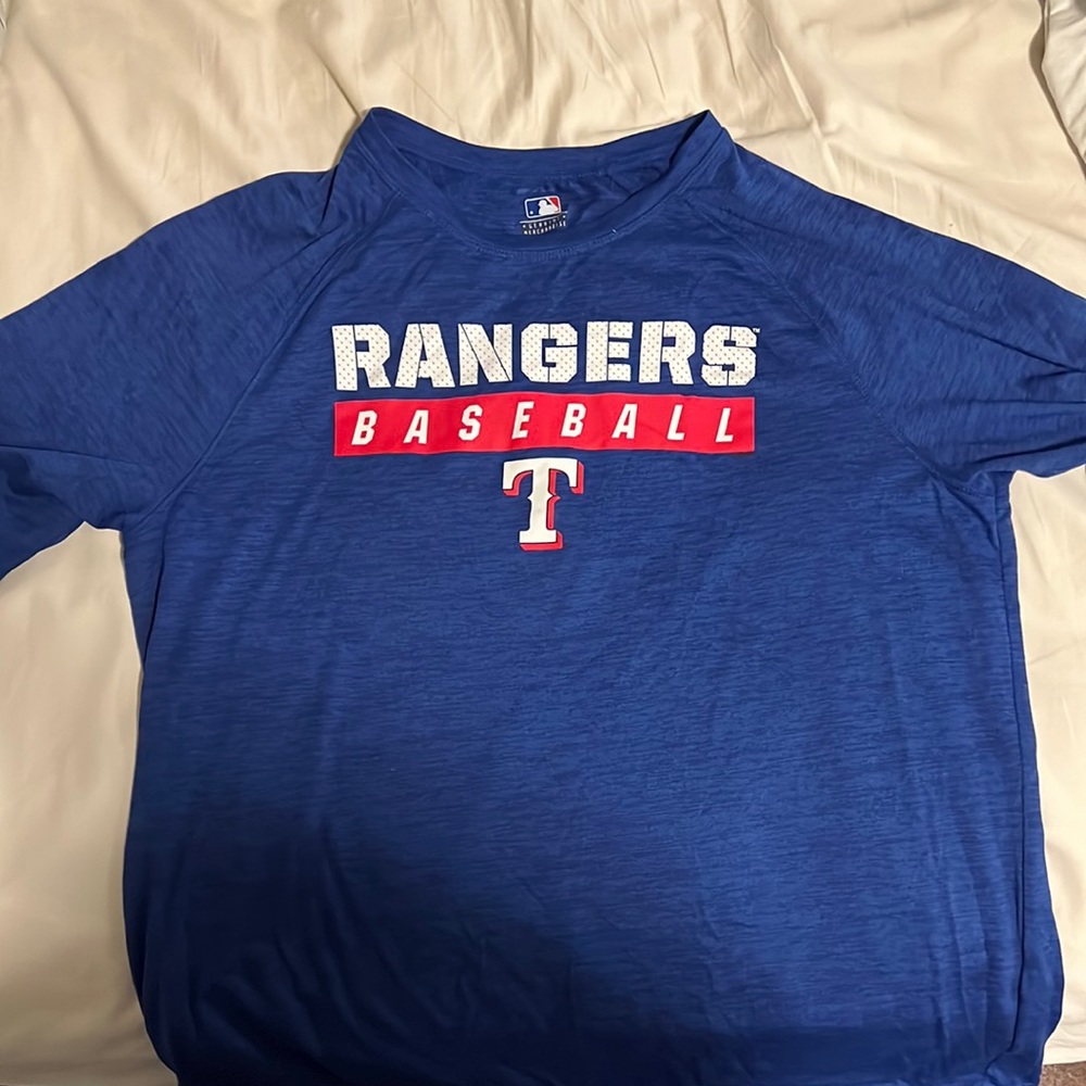 Nike MLB blue rangers large tee. Worn less than 5 times. Good condition.